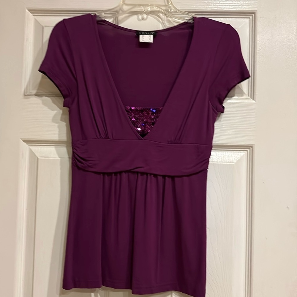 Venus XS eggplant purple short sleeve shirt with sequins